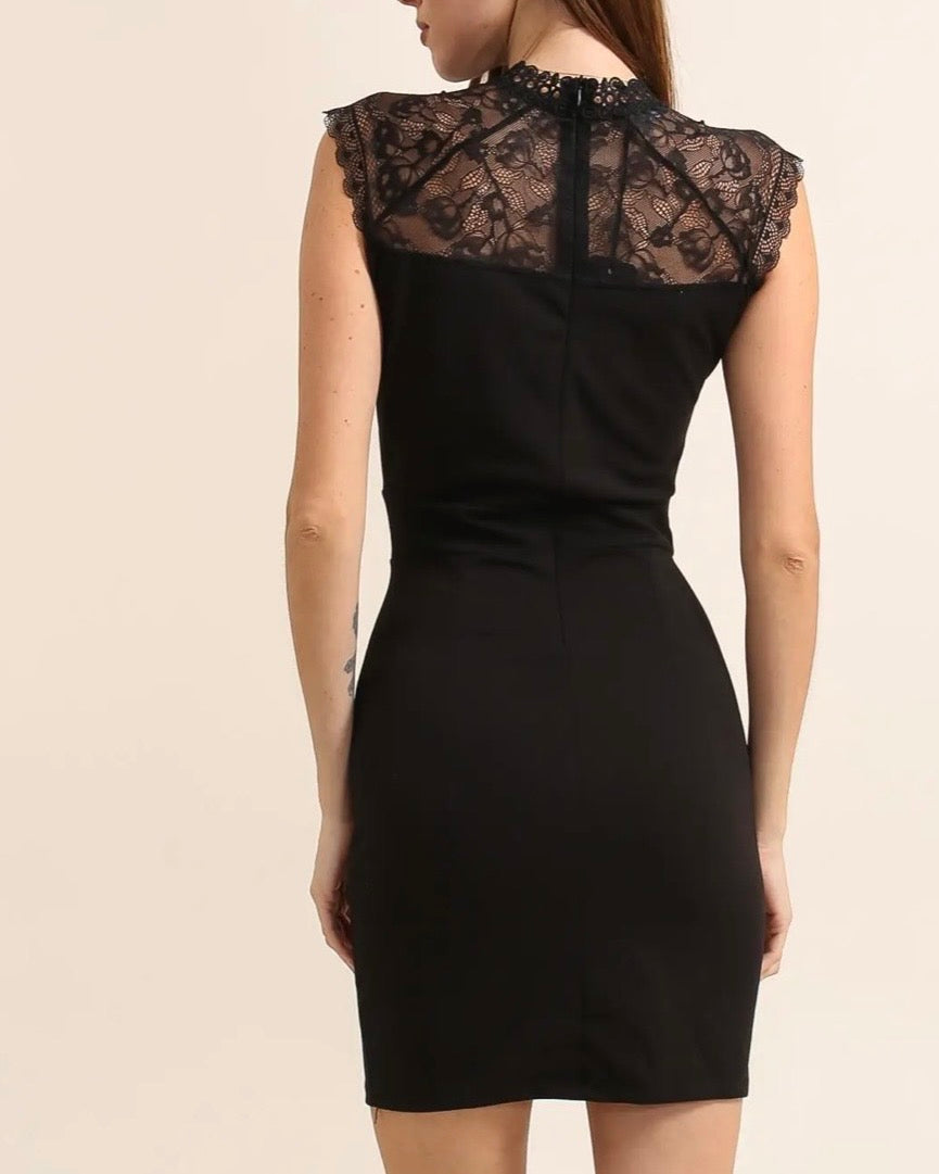 Robe noire élégante à dentelle – Esprit chic et raffiné
