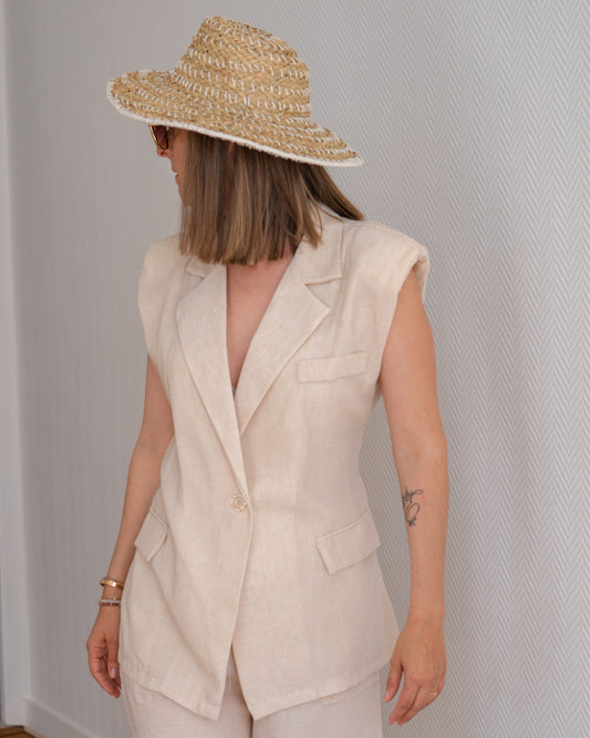 Ensemble chic effet lin – Blazer sans manches ceinturé & short élégant